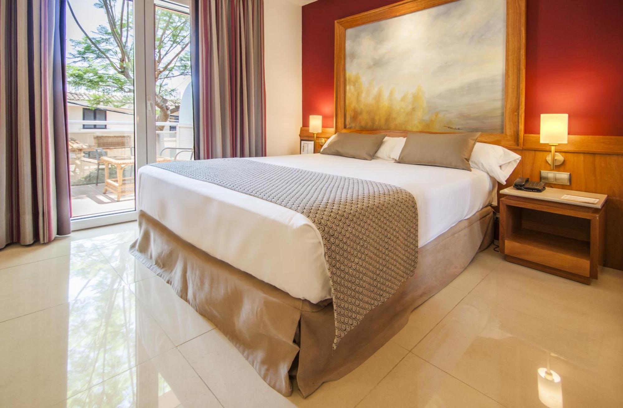 Standard Double or Twin Room,1306785574:JPEG