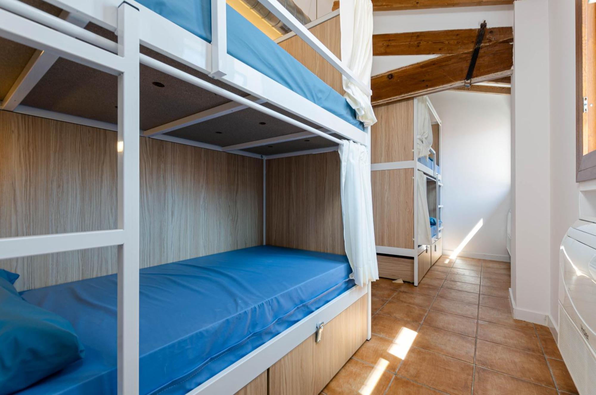 Bed in 4-Bed Mixed Dormitory Room