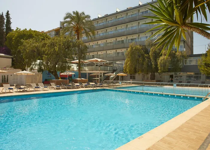 Hotel with view: Hotel Joan Miro Museum